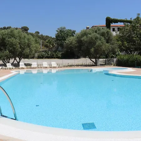 Happy Days Apartmanhotel Capo Vaticano