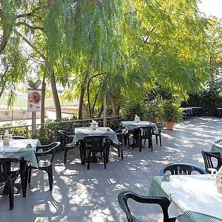 Ξενοδοχείο με διαμερίσματα Happy Days Capo Vaticano
