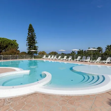 Aparthotel Happy Days 4*