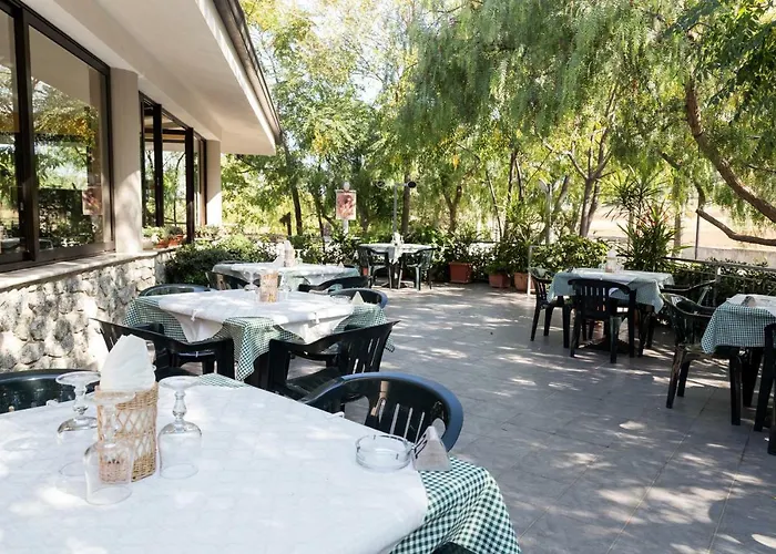 Happy Days Aparthotel 4*