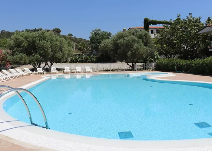 Happy Days Aparthotel Capo Vaticano