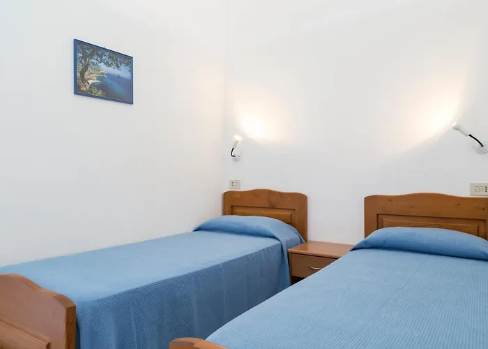 Aparthotel Happy Days 4*