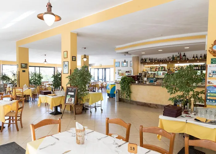 Happy Days Aparthotel 4*