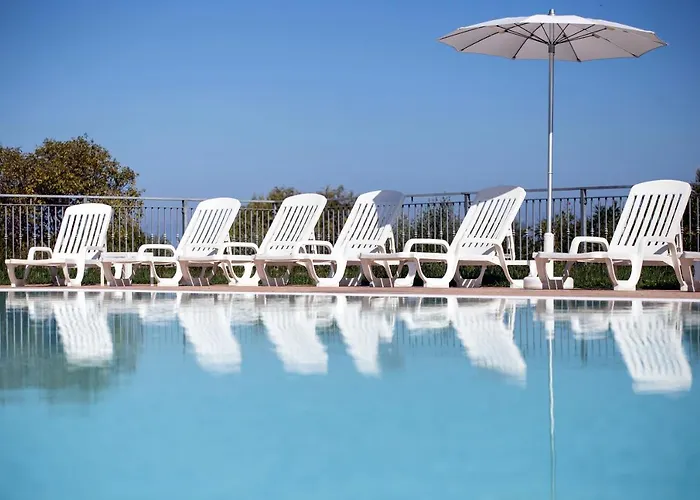 Happy Days Aparthotel 4*